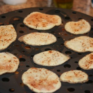 https://recipeswelove.net/wp-content/uploads/2012/03/Making-Homemade-Potato-Chips-5-300x300.jpg