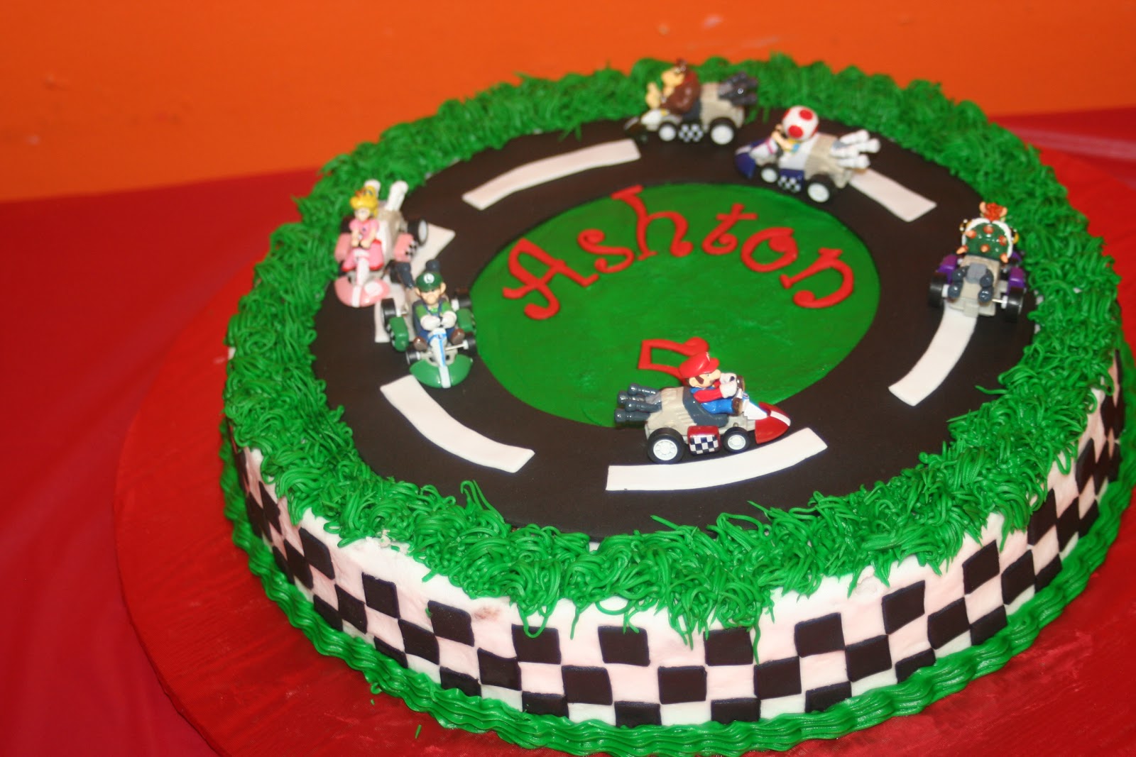 National Cake Decorating Day (12 of our favorite birthday cakes)-9